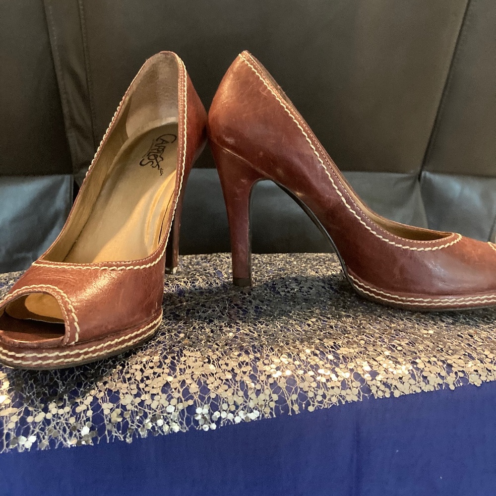 Carlos Santana Brown Leather Pumps